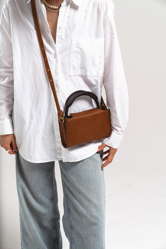 Leather Case for AirPods Max - The Minimalist 3.0 (Tan)-1